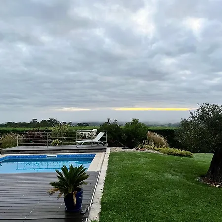 D'hotes De Larouquette Bed & Breakfast