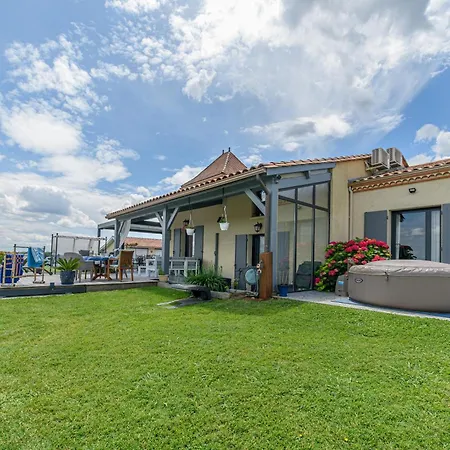 Bed & Breakfast D'hotes De Larouquette Monflanquin