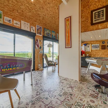 D'hotes De Larouquette Bed & Breakfast *