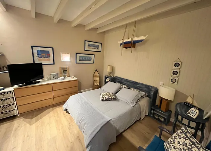 D'hotes De Larouquette Bed & Breakfast