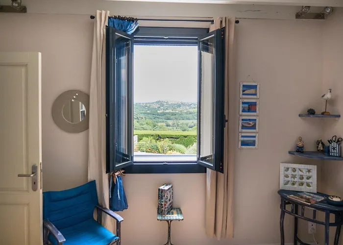 D'hotes De Larouquette Bed & Breakfast Monflanquin