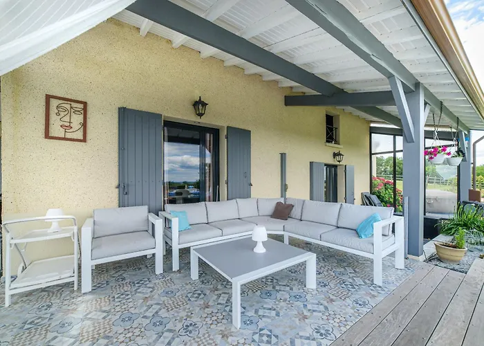 Bed & Breakfast D'hotes De Larouquette 3*