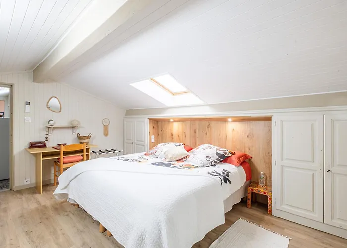 D'hotes De Larouquette