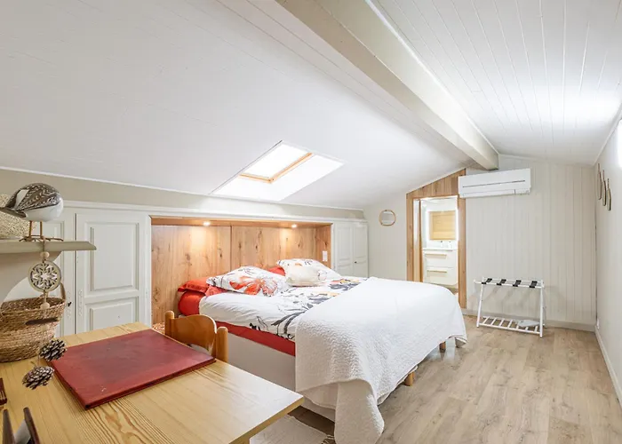 D'hotes De Larouquette Bed & Breakfast 4*